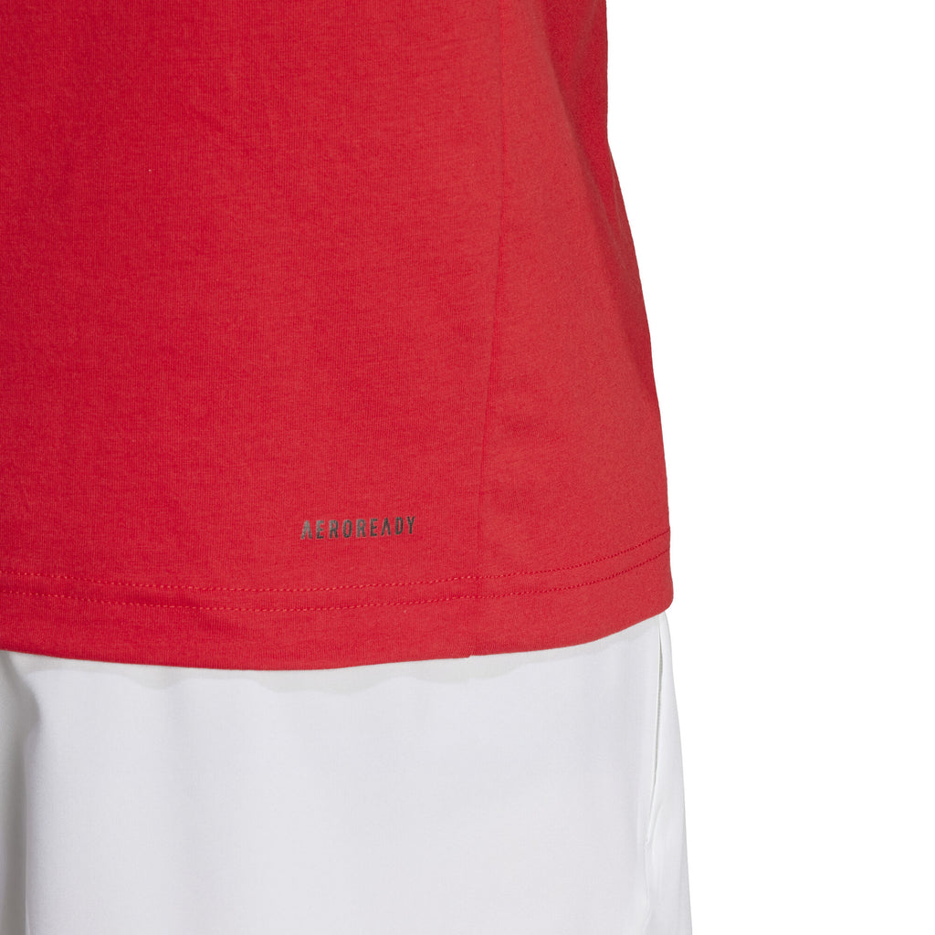 Train Essentials Seasonal Training Graphic shirt