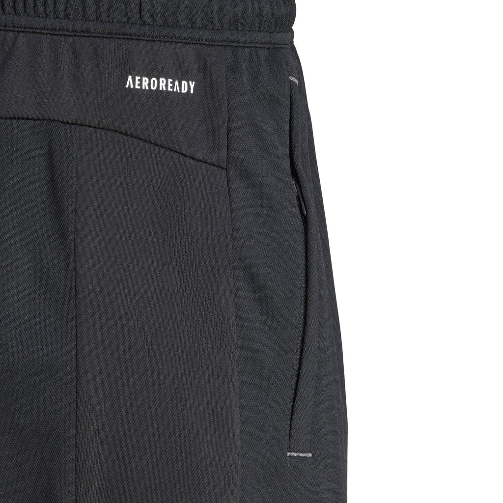 Train Essentials Seasonal Camo short