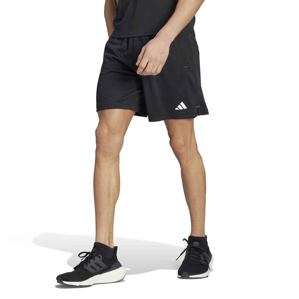 Train Essentials Seasonal Camo short