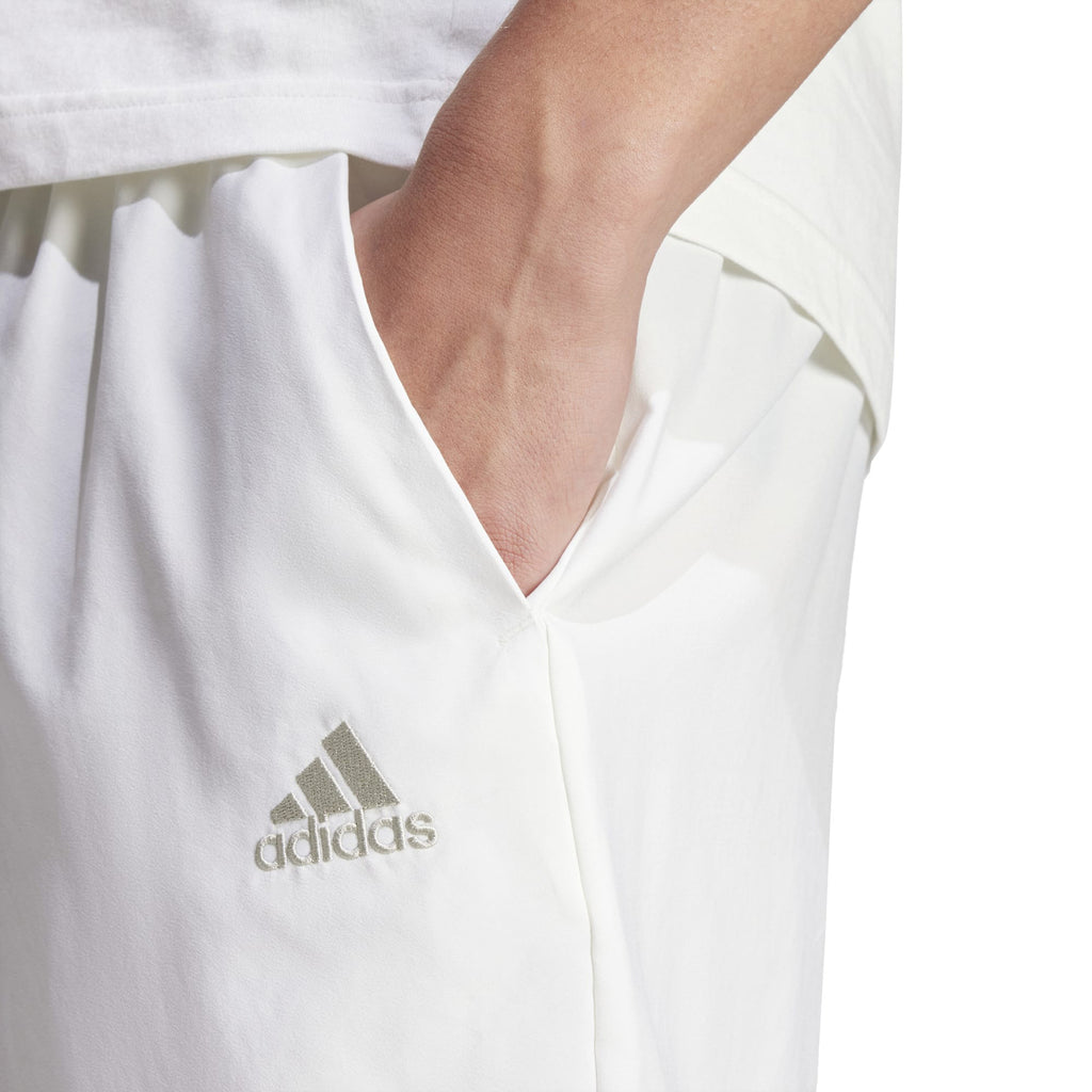 AEROREADY Essentials Chelsea Small Logo short