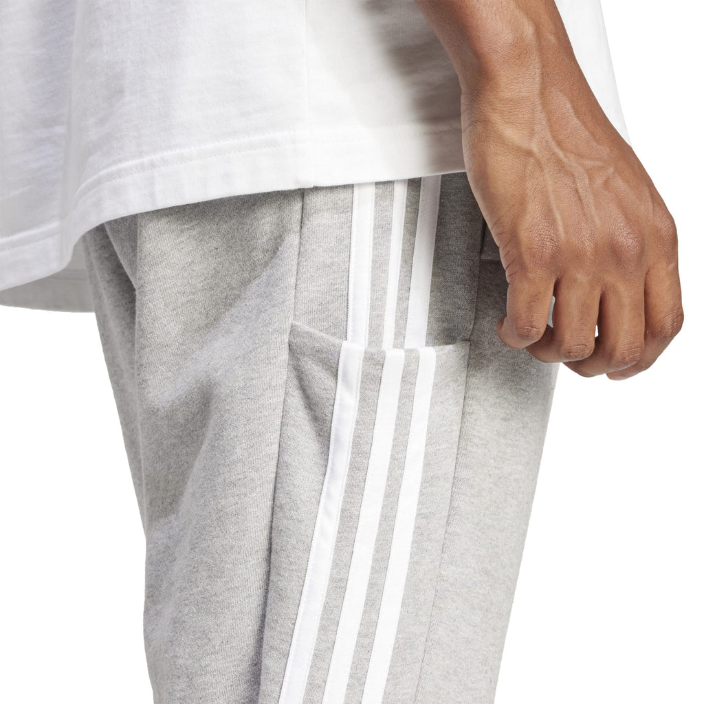 Essentials French Terry Tapered Elastic Cuff 3-Stripes broek