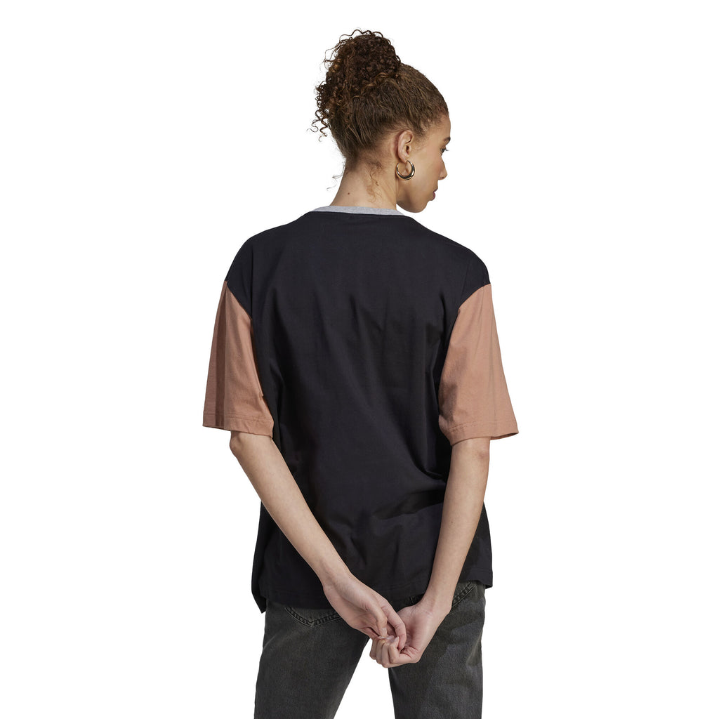 Essentials Big Logo BF shirt