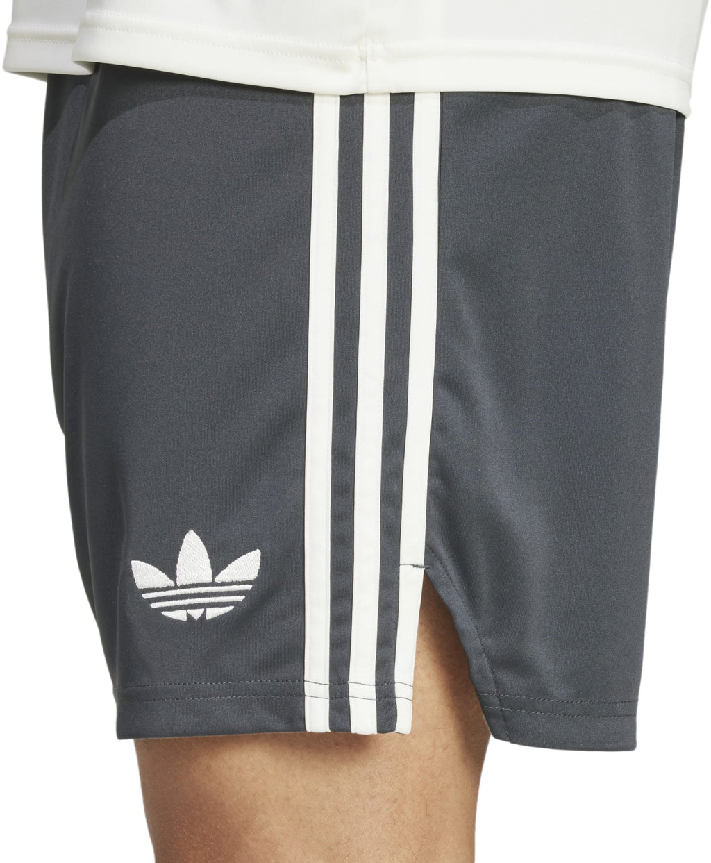 Manchester United 3rd short 24/25
