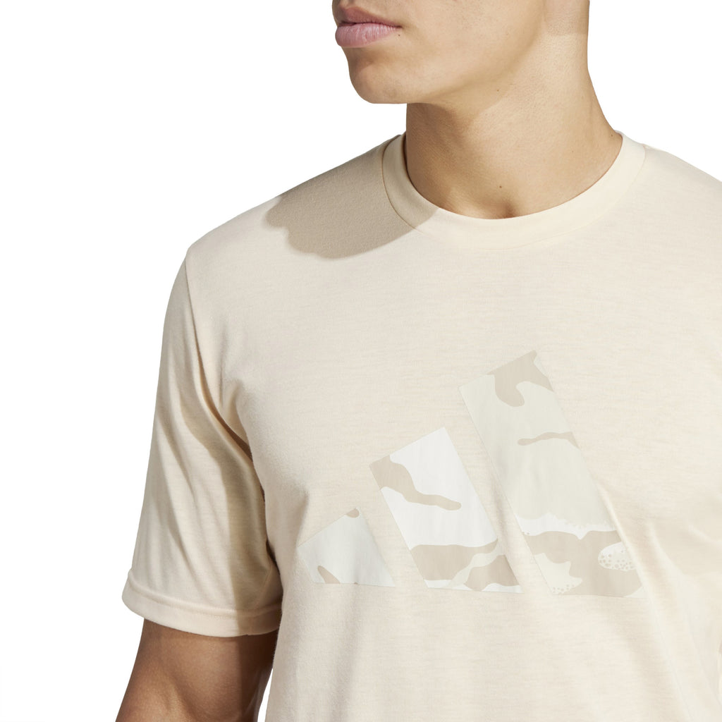 Train Essentials Seasonal Brand Love Camo t-shirt