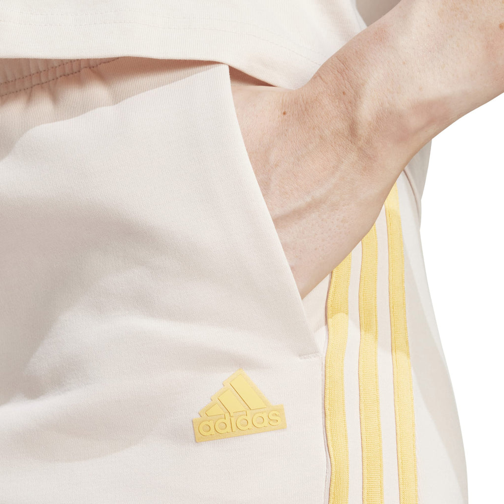 3 stripes short