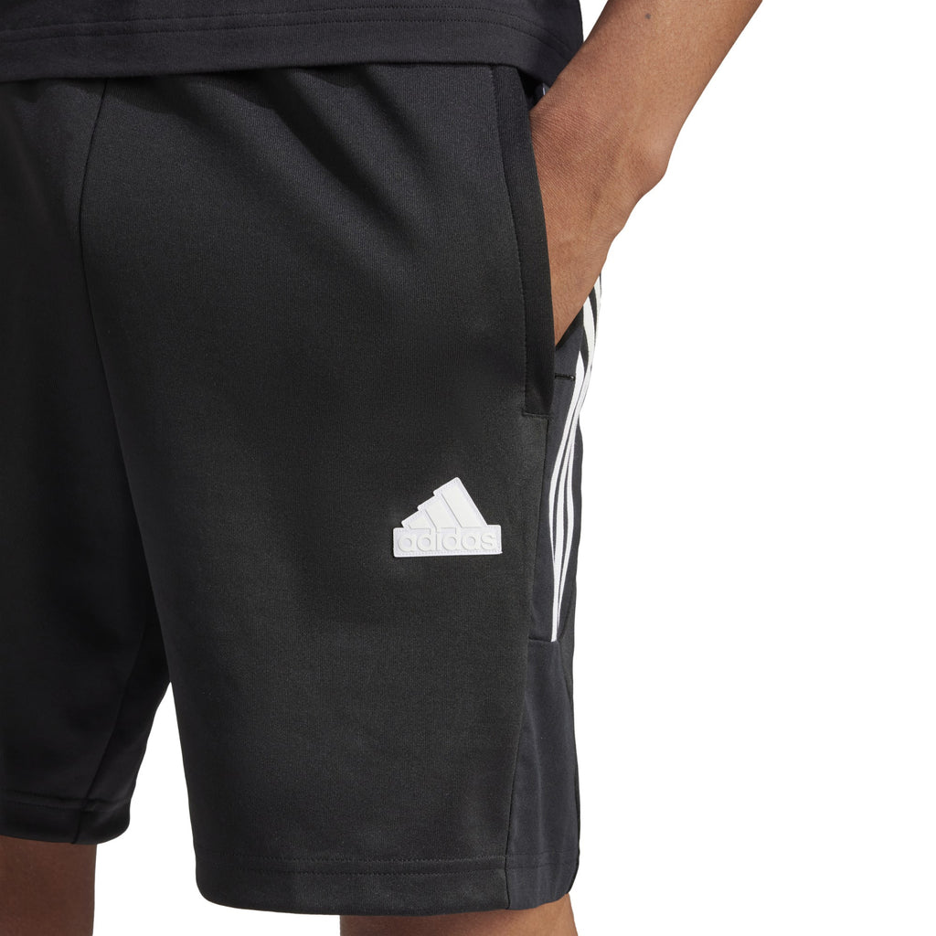 Tiro short