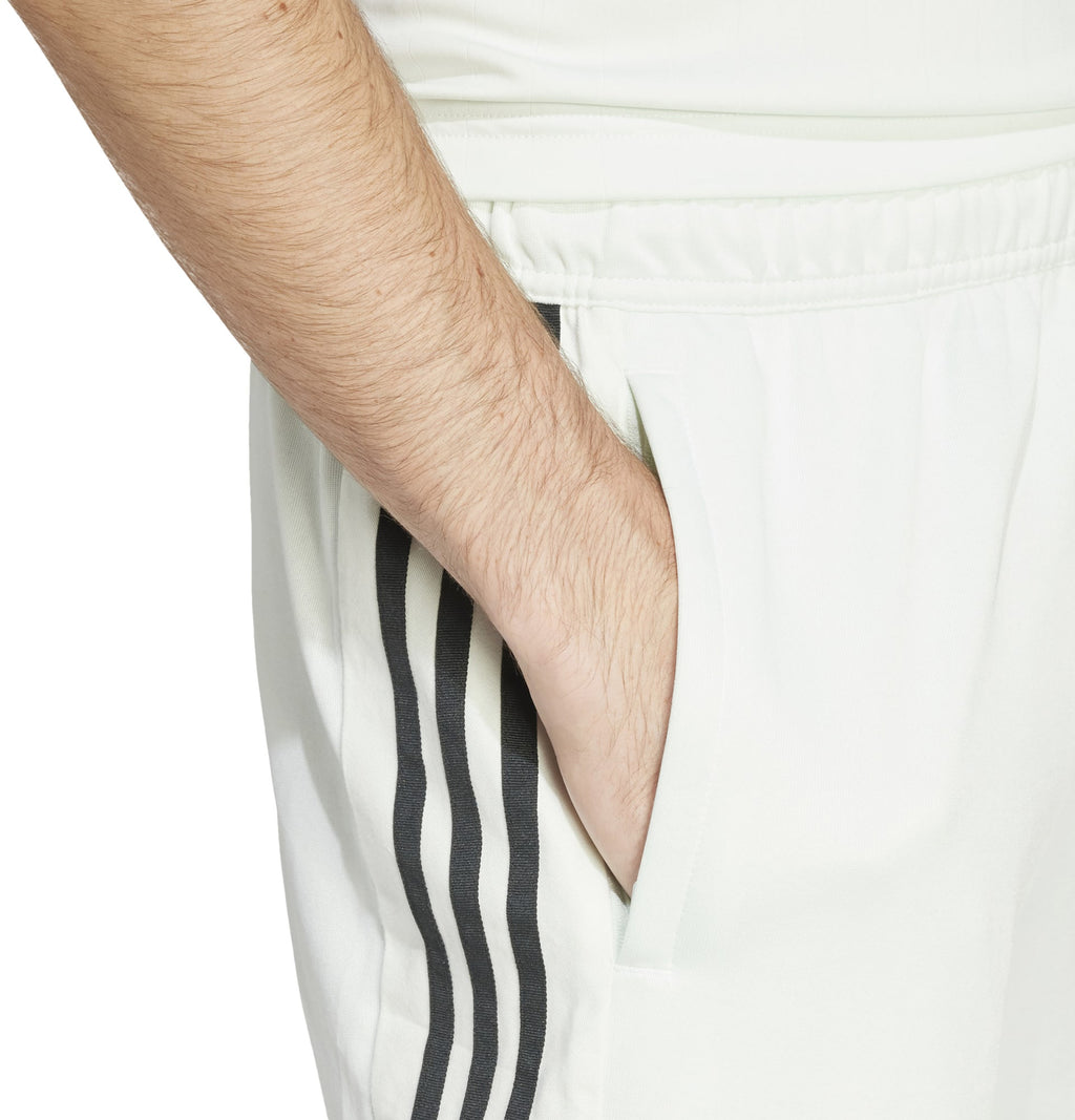 Tiro short