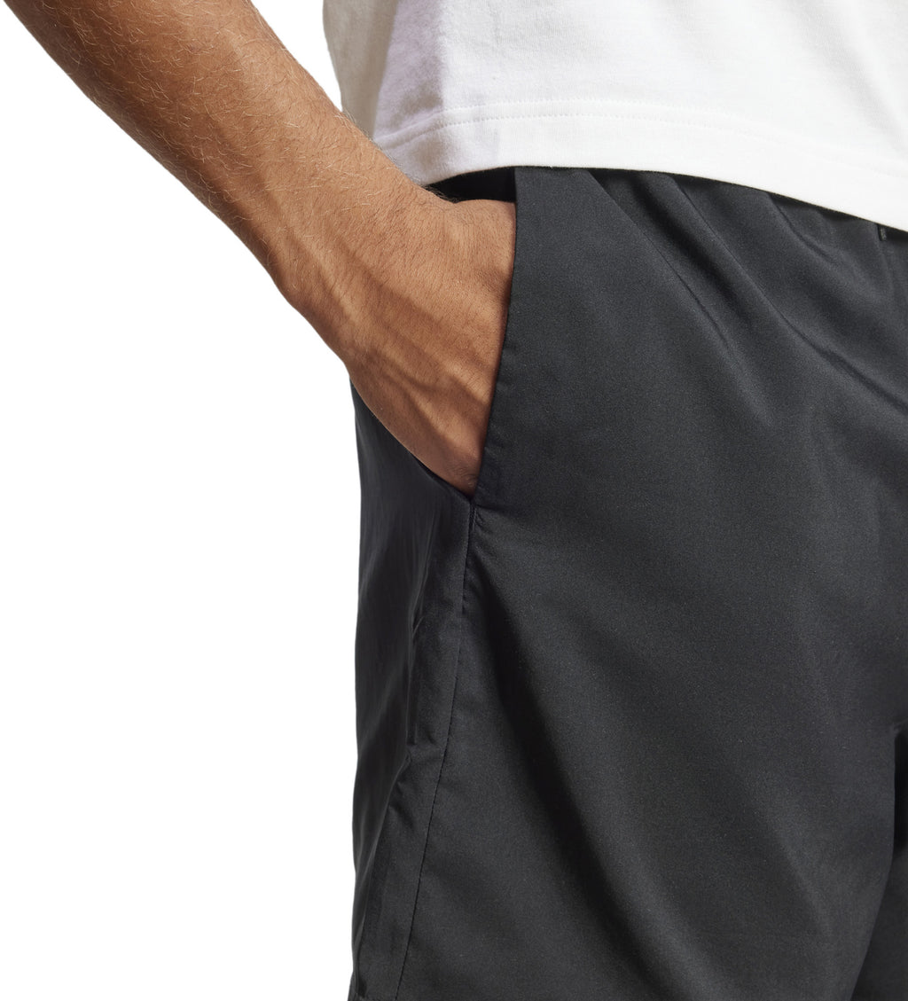 Essentials Small Logo Chelsea Short