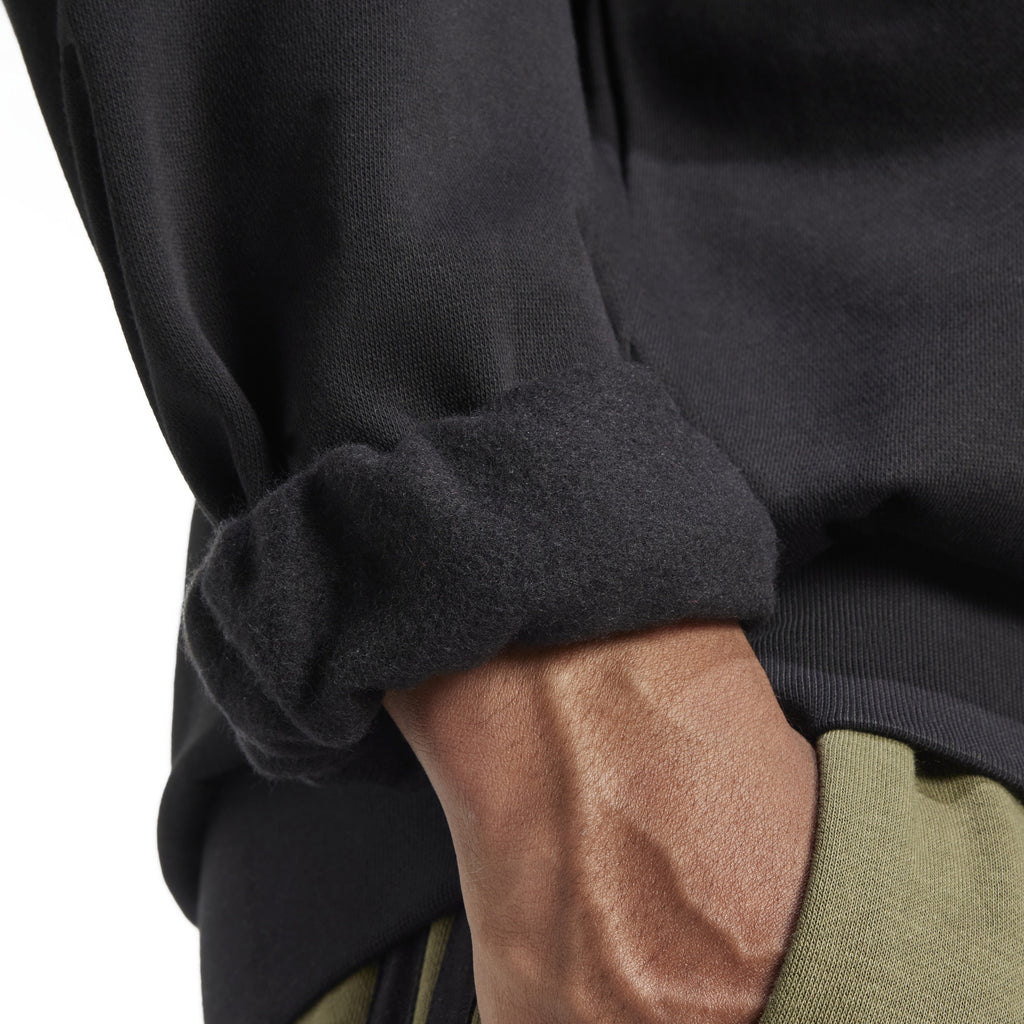 Essentials Feelcozy Fleece sweater