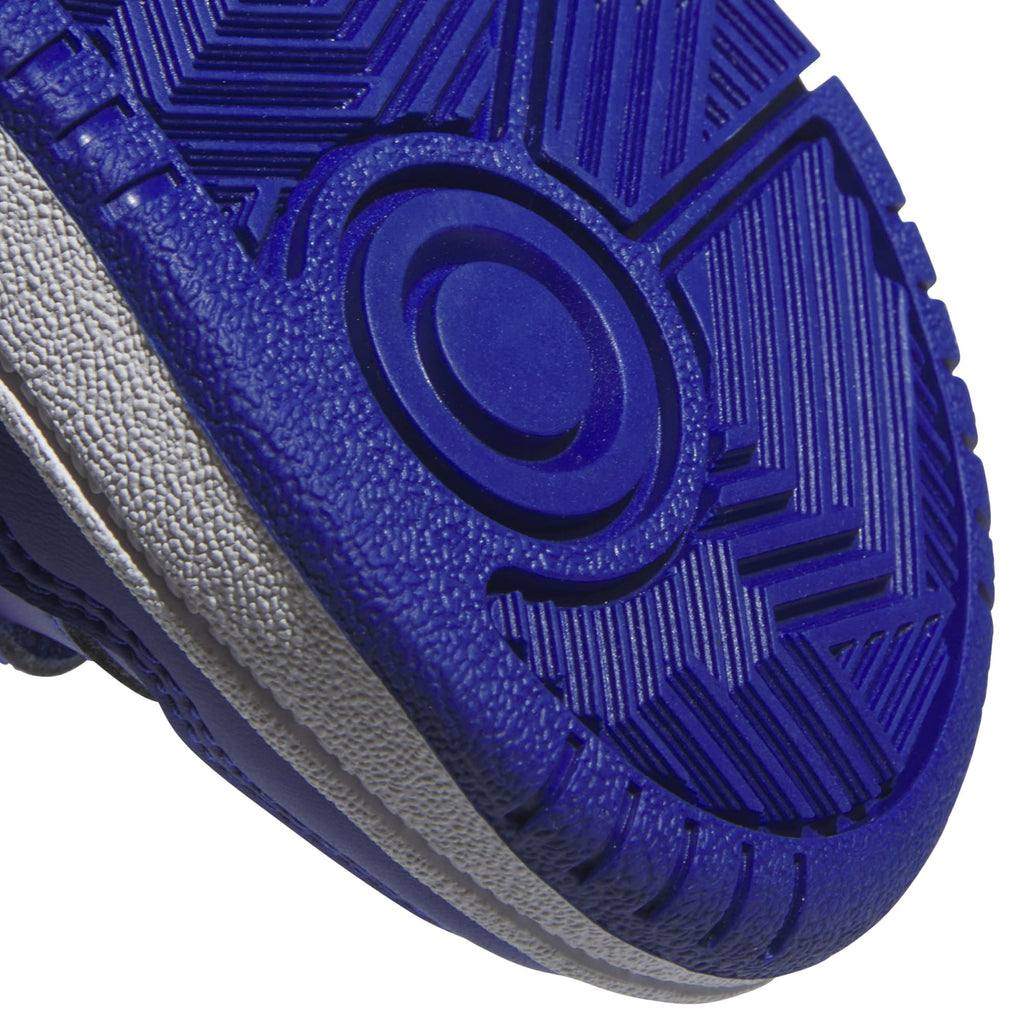 Hoops sneakers