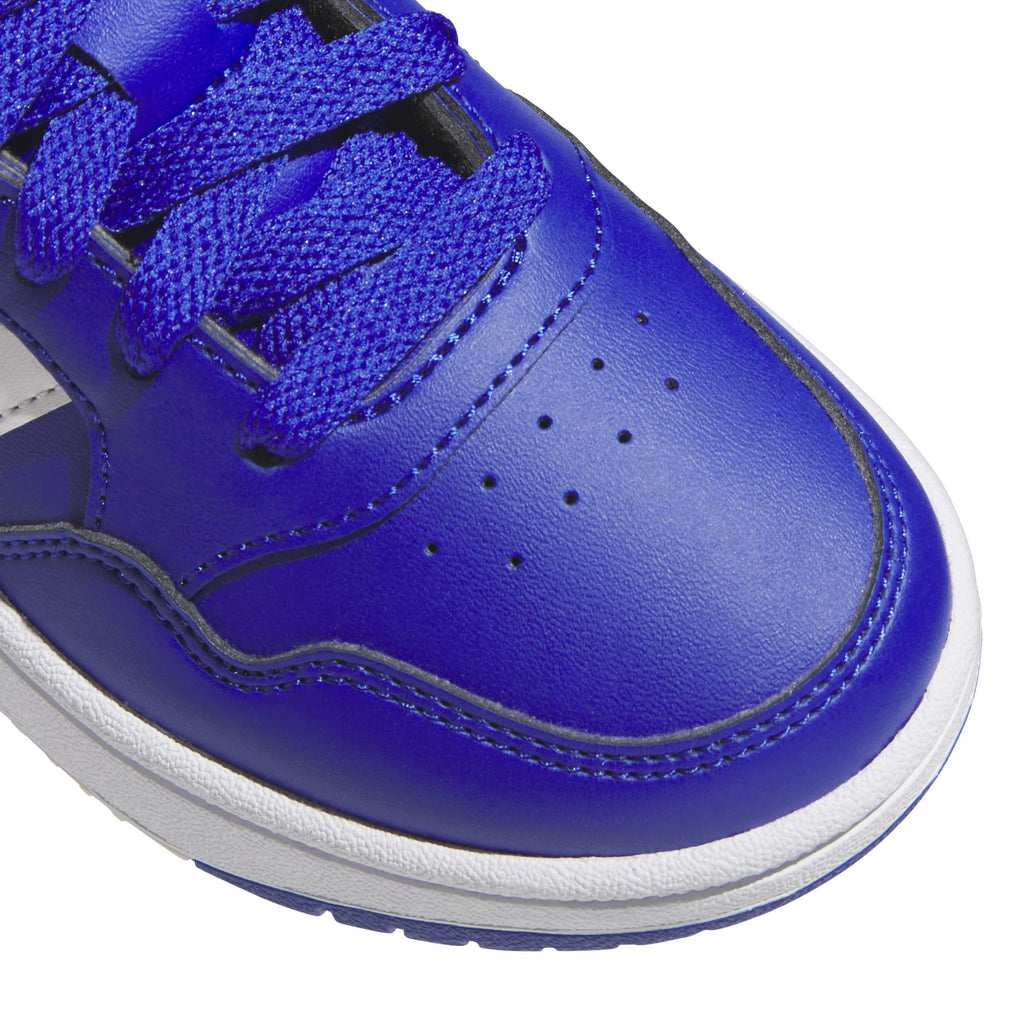 Hoops sneakers