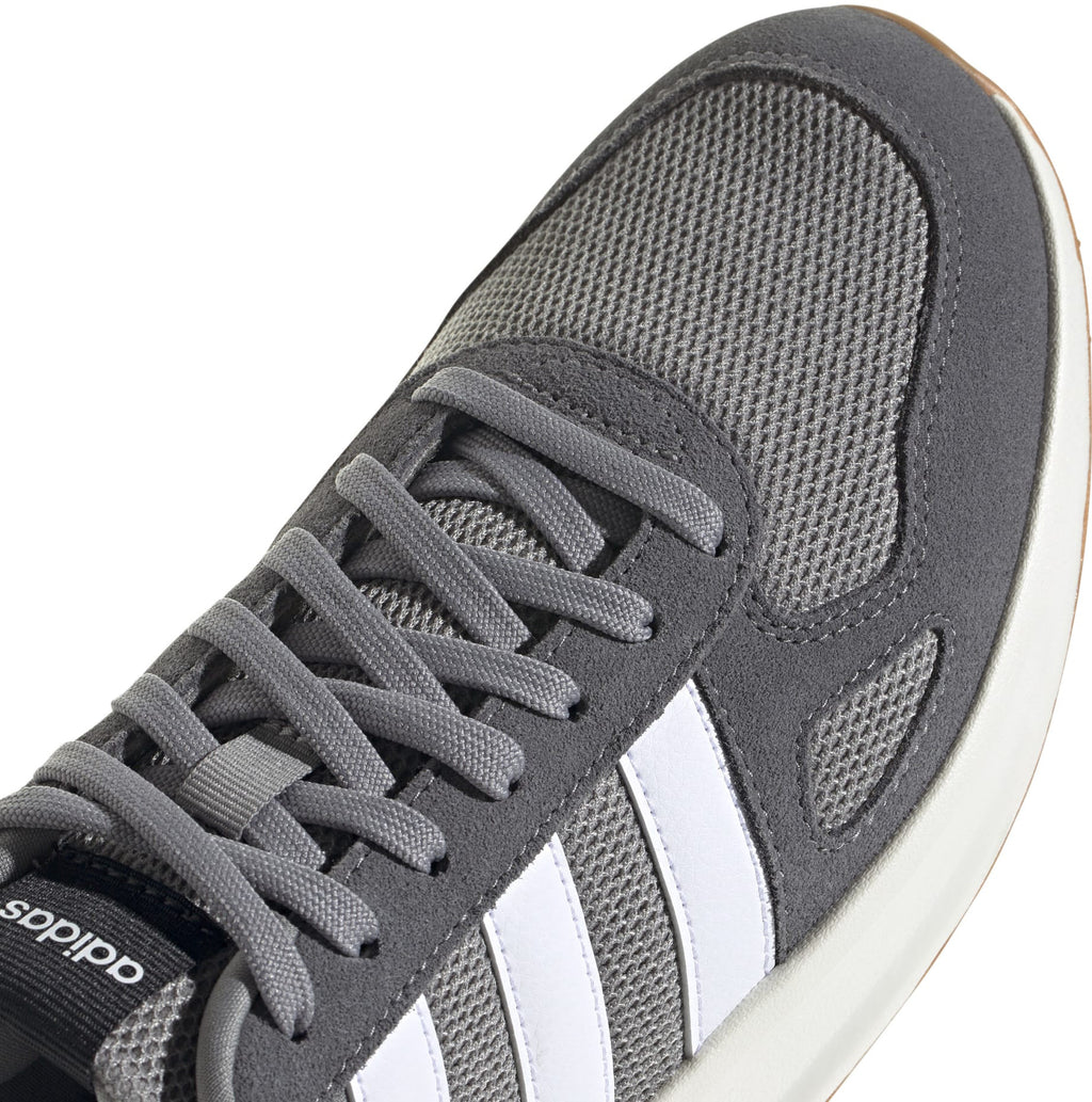 Run 84 sneakers