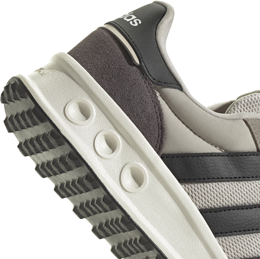 Run 84 sneakers