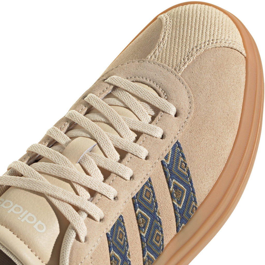 VI Court Bold sneakers