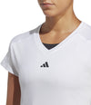 AEROREADY Train Essentials Minimal Branding V-hals shirt