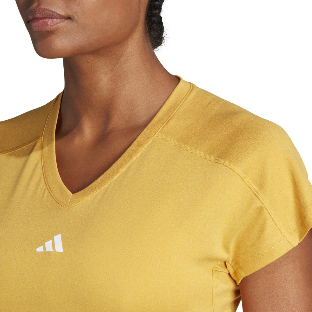 AEROREADY Train Essentials Minimal Branding V-hals shirt