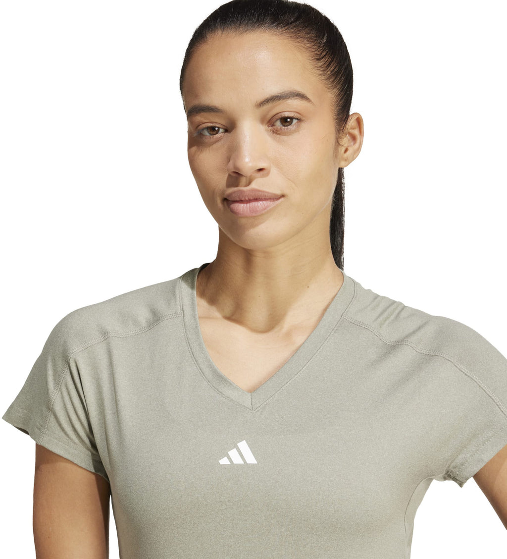 AEROREADY Train Essentials Minimal Branding V-hals shirt