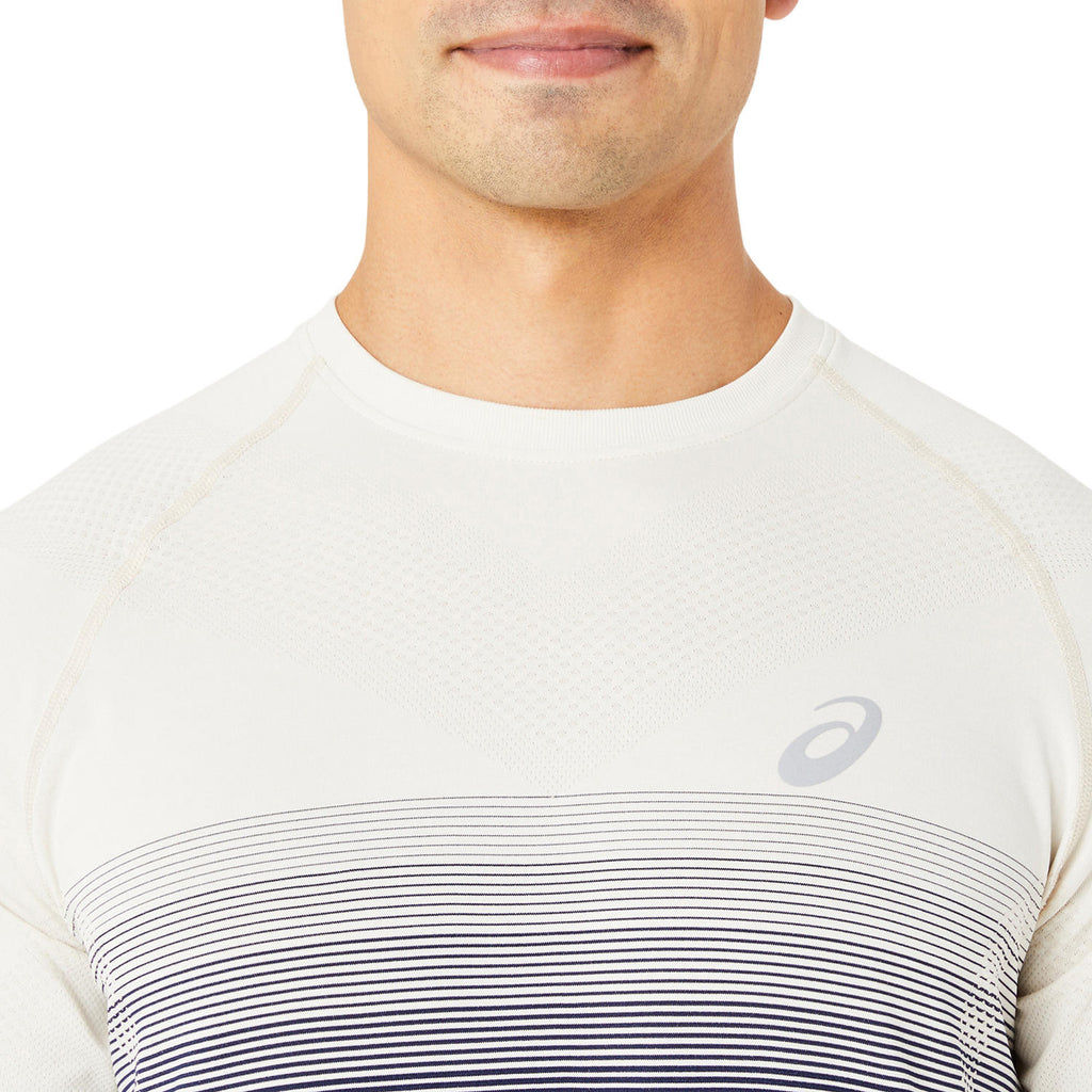 Seamless t-shirt