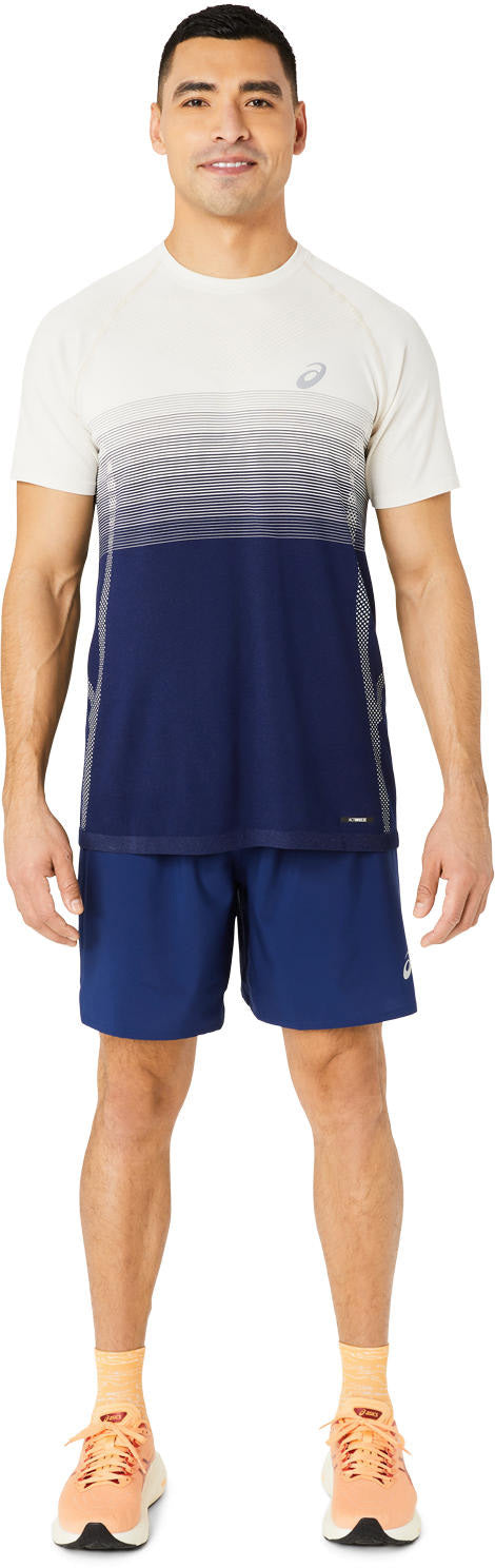 Seamless t-shirt