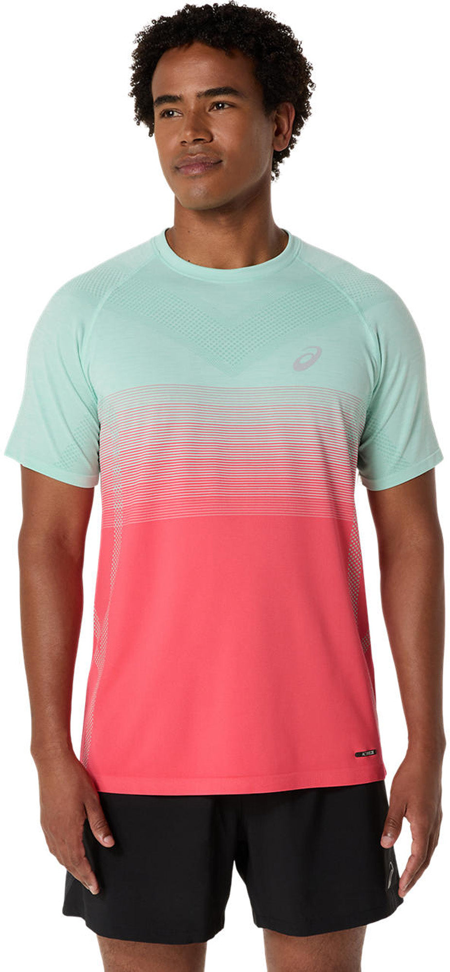 Seamless t-shirt