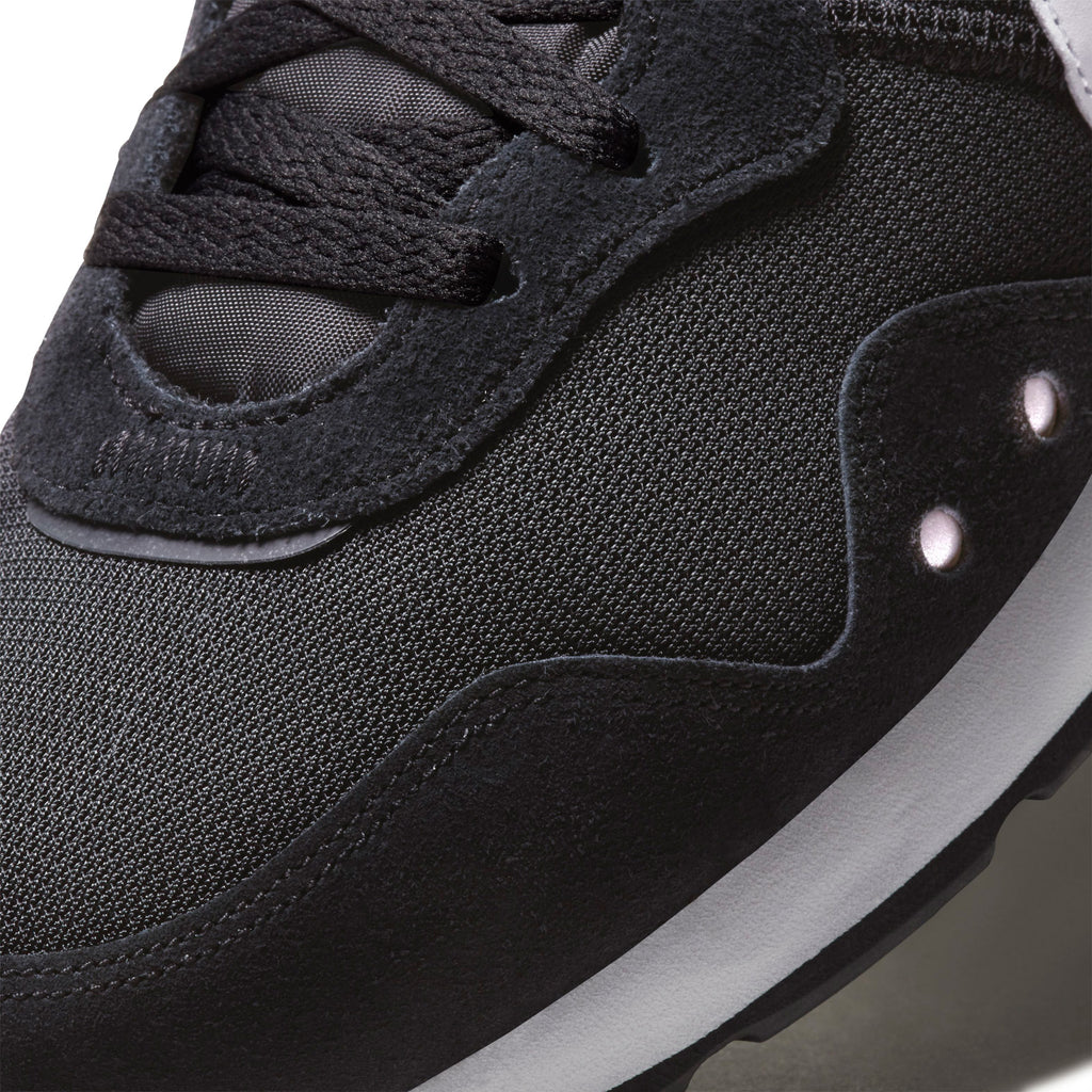 Venture Runner sneakers