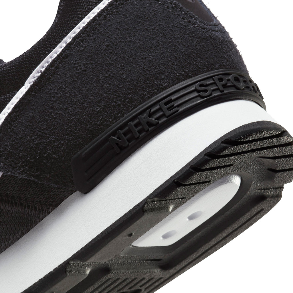 Venture Runner sneakers