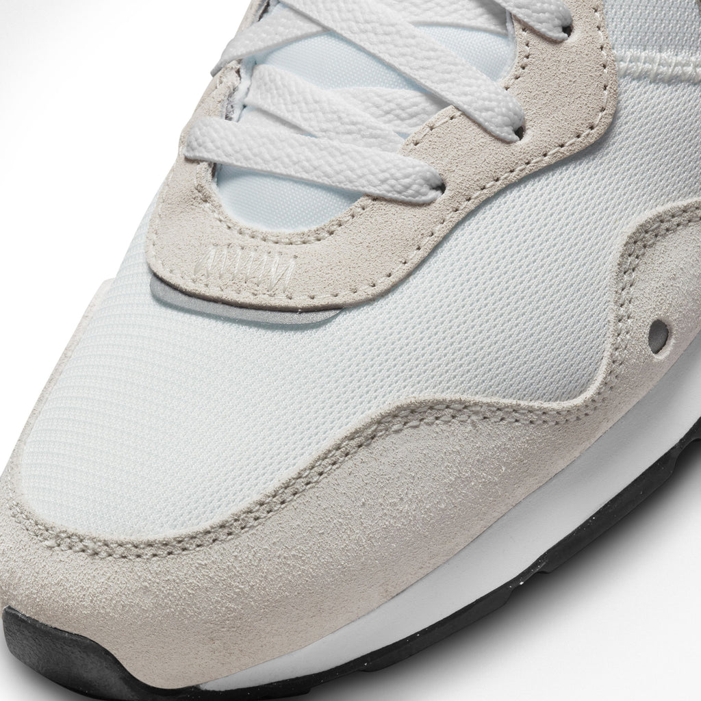 Venture Runner sneakers