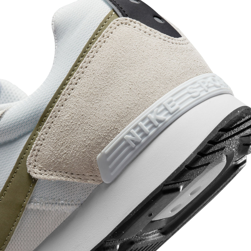 Venture Runner sneakers