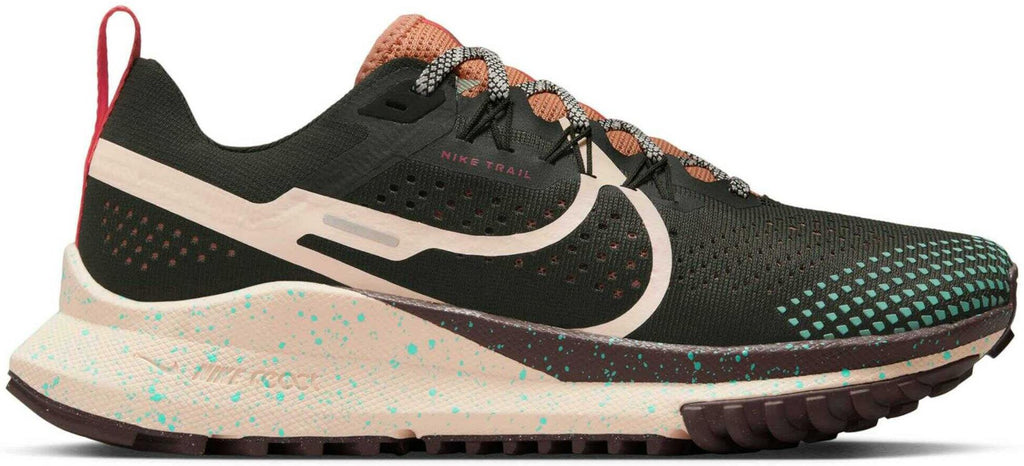 React Pegasus 4 trailrunschoenen