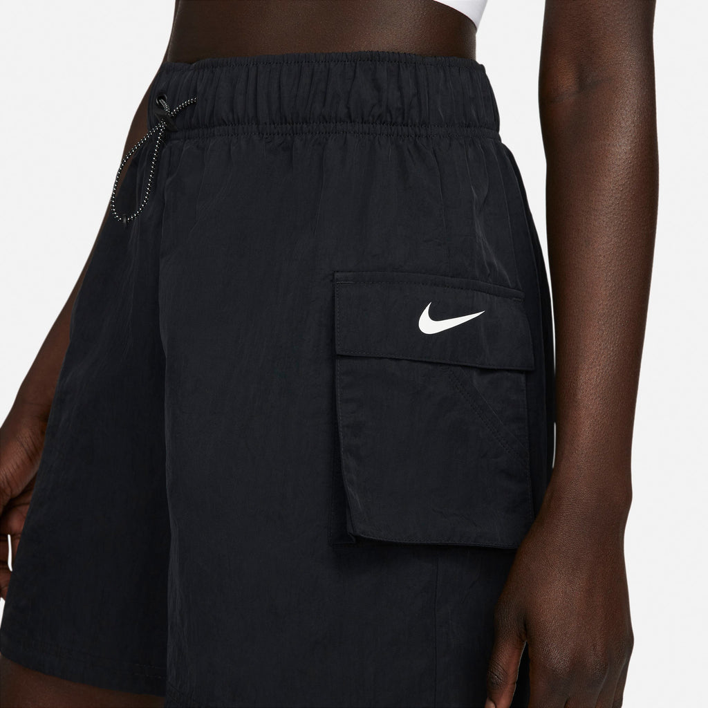 Sportswear Essential-Woven High-Rise short