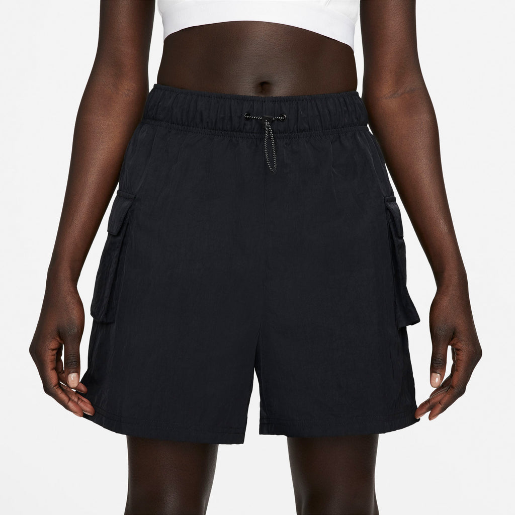 Sportswear Essential-Woven High-Rise short