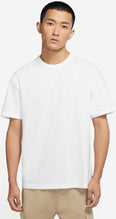 Sportswear Premium Essentials