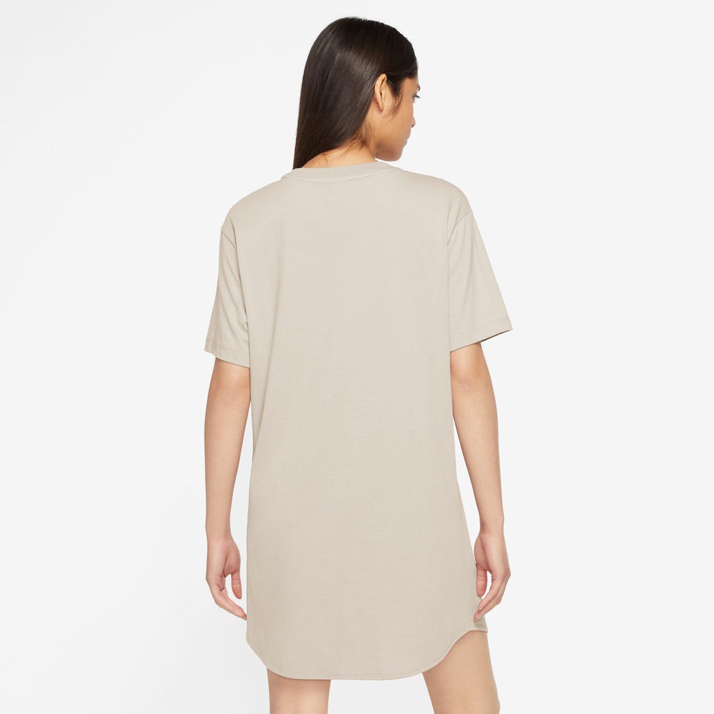 Sportswear Essential jurk