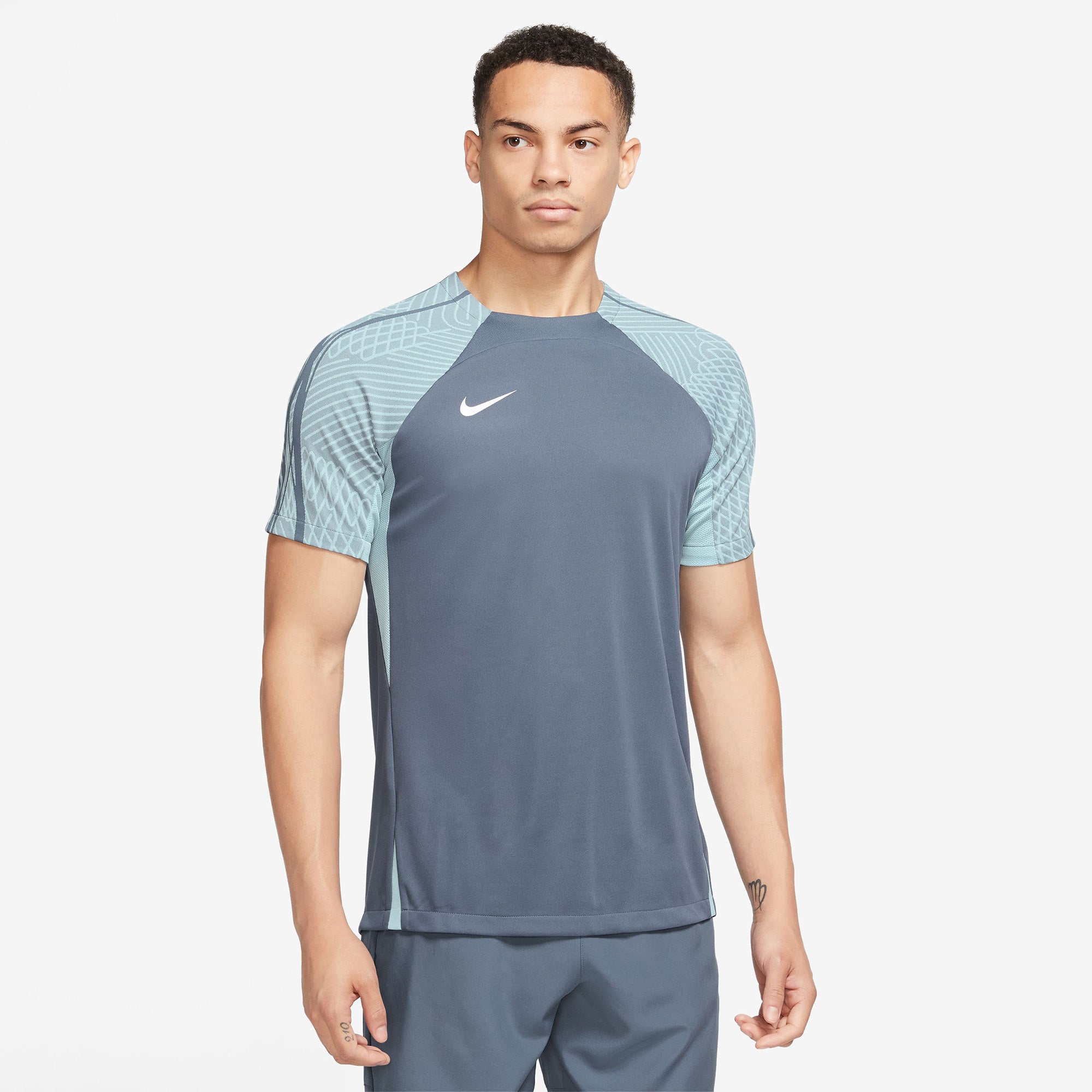 Dri-FIT Strike shirt