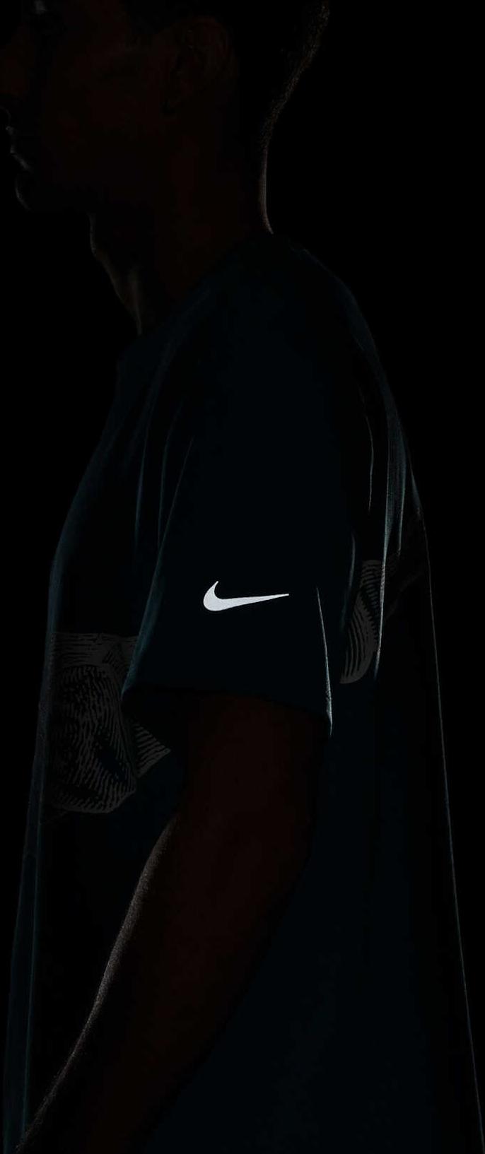 Dri-FIT UV Run Division shirt