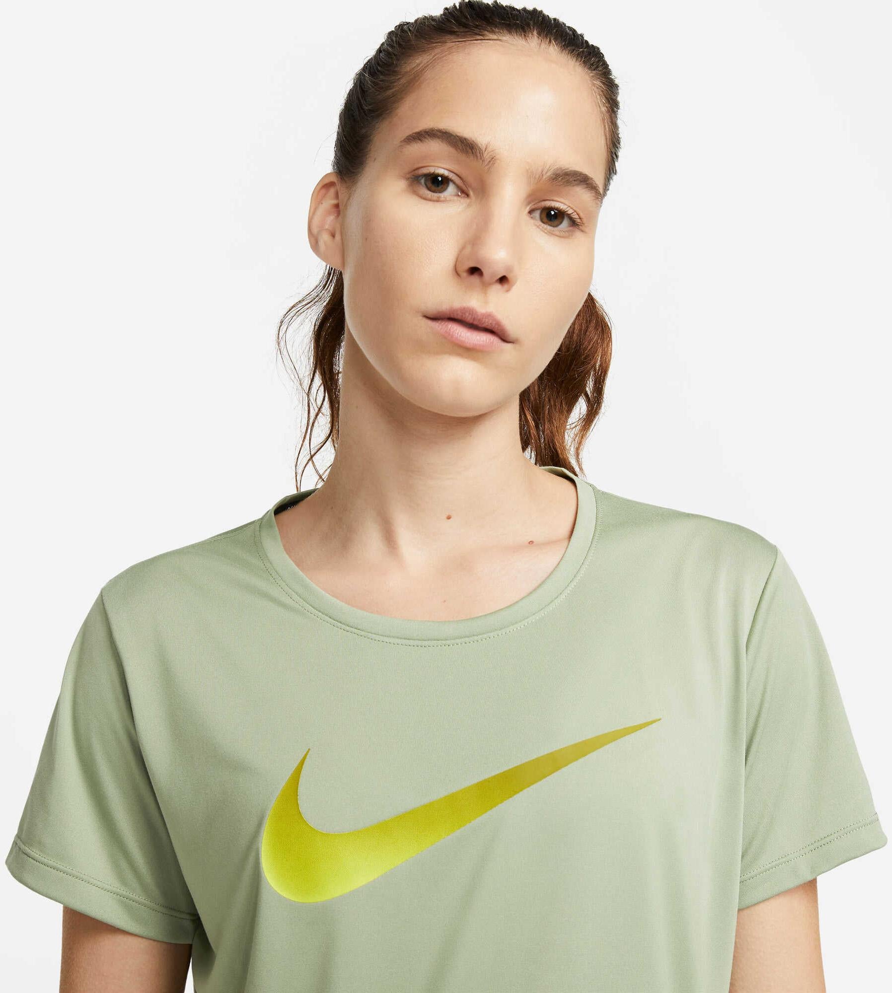 Dri-FIT Swoosh shirt