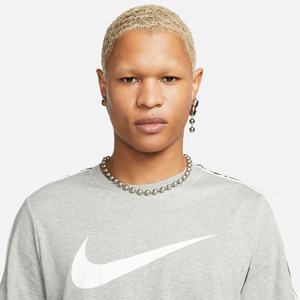 Sportswear Repeat shirt