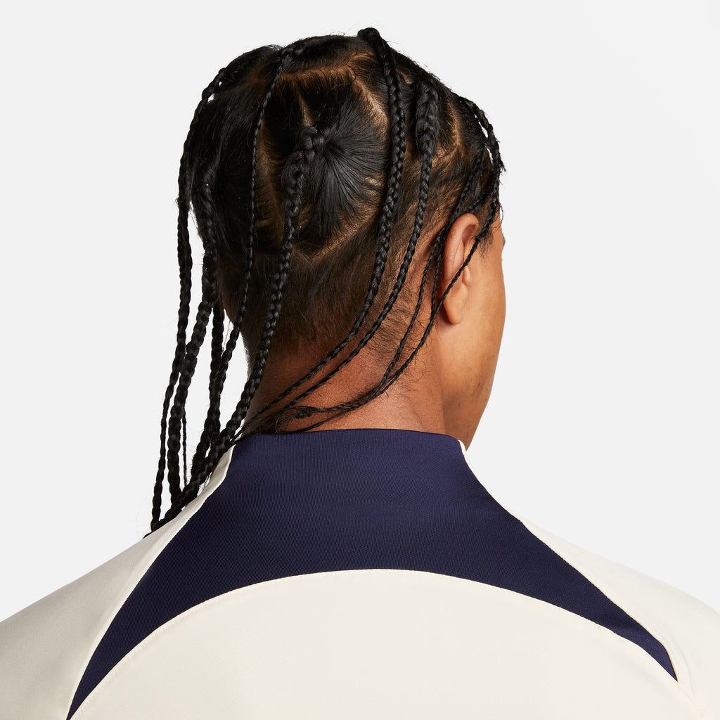 Paris Saint-Germain Strike tracksuit