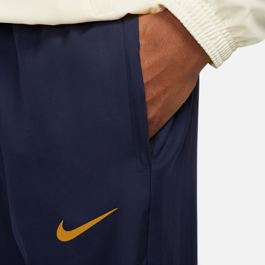 Paris Saint-Germain Strike tracksuit