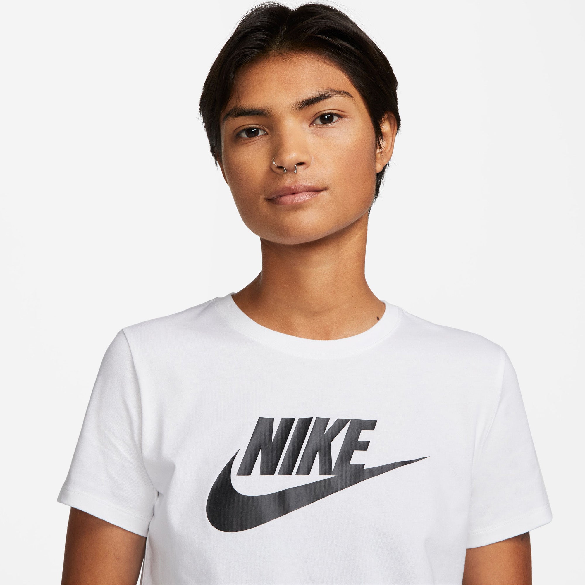 Sportswear Essentials t-shirt