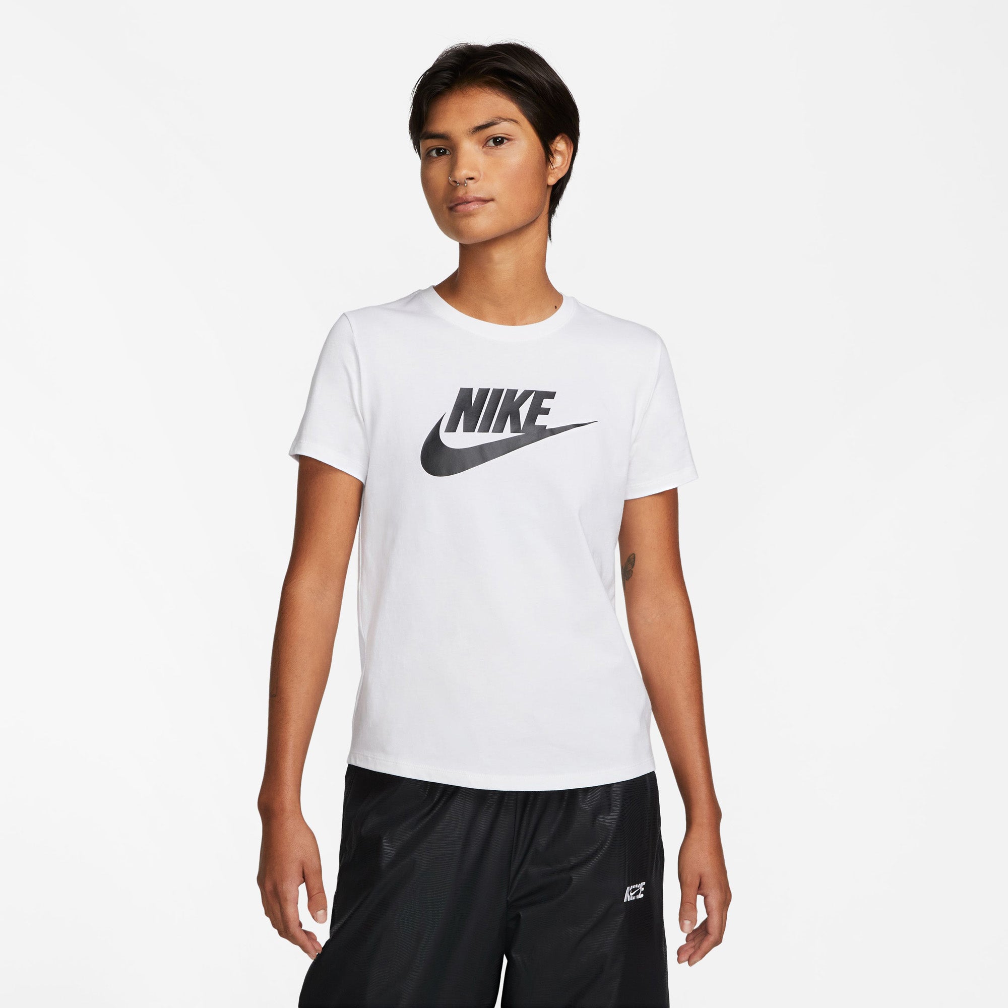 Sportswear Essentials t-shirt