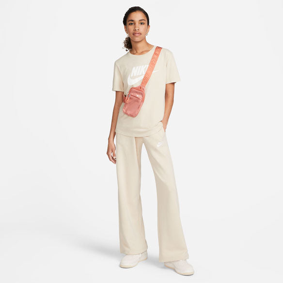 Sportswear Essentials t-shirt