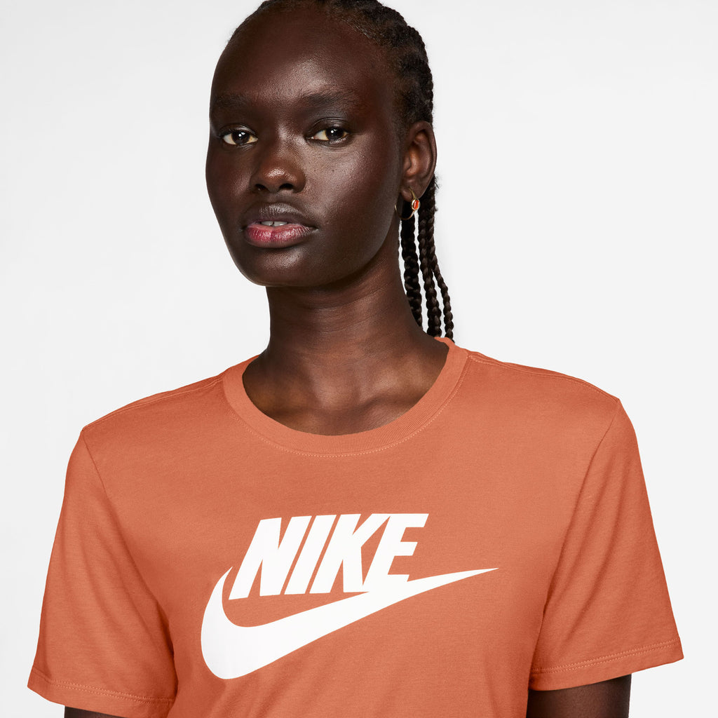 Sportswear Essentials t-shirt