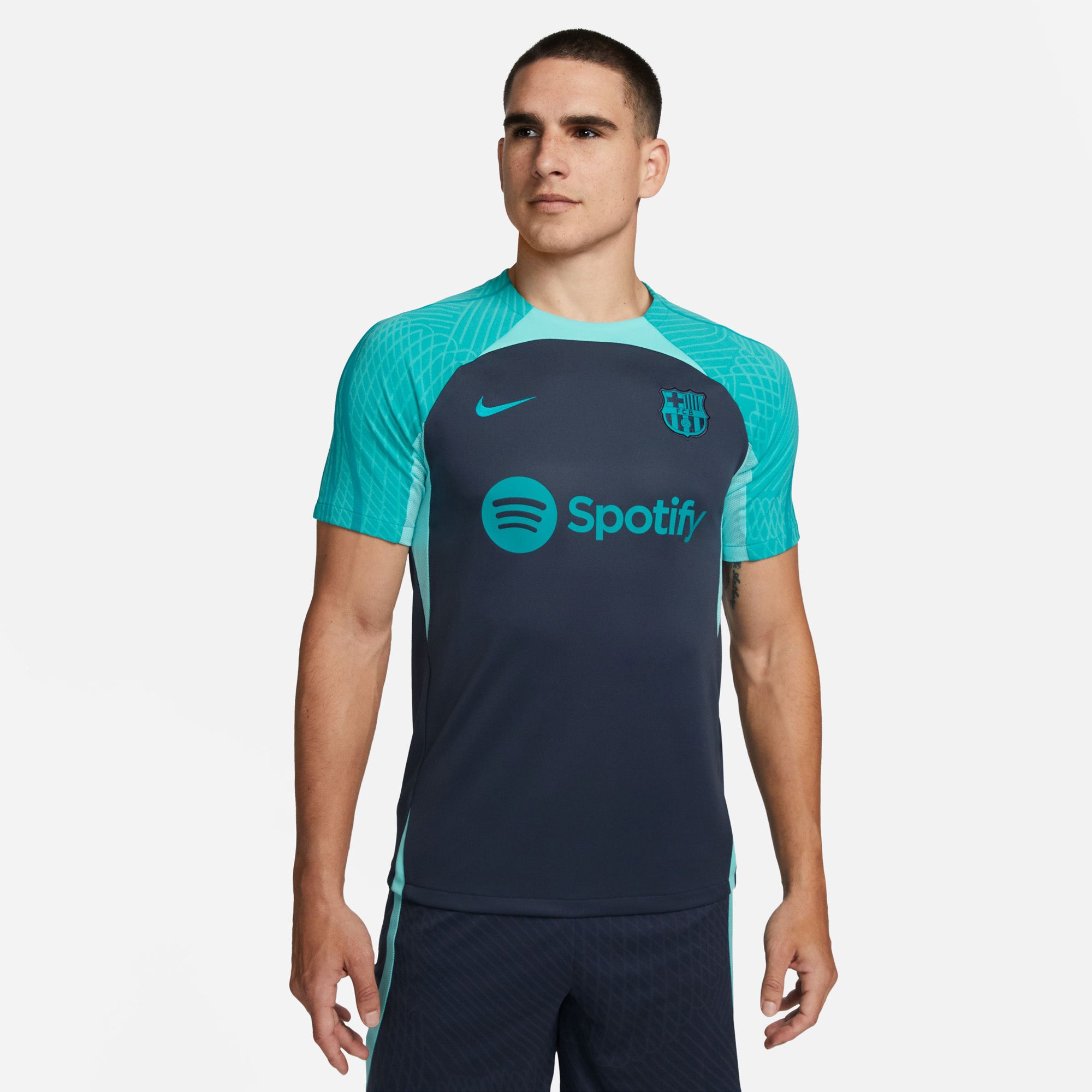 FC Barcelona Strike 2023/24 shirt
