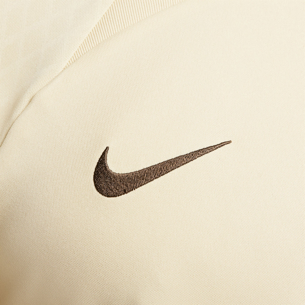 Tottenham Hotspur FC Strike shirt