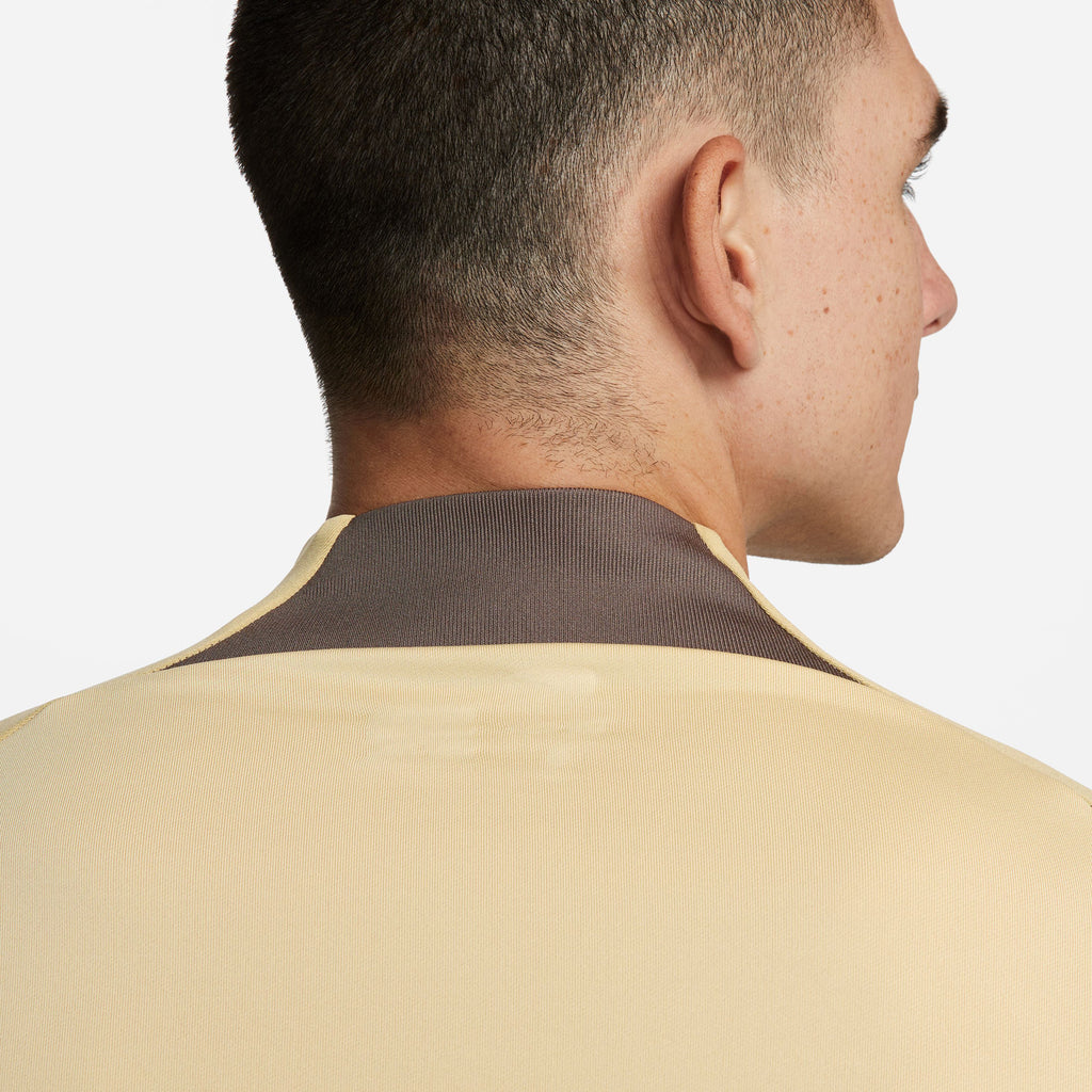 Tottenham Hotspur FC Strike shirt