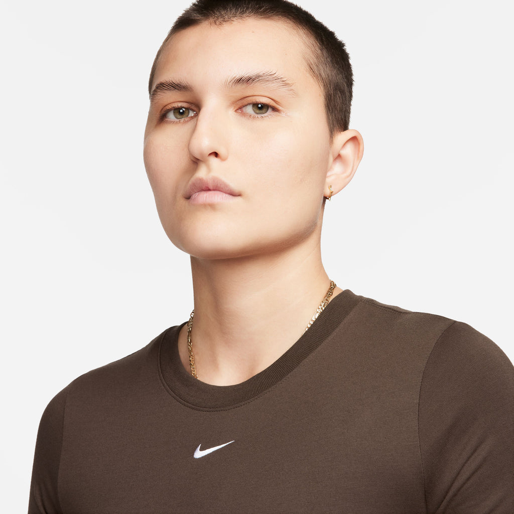Sportswear Essentials shirt