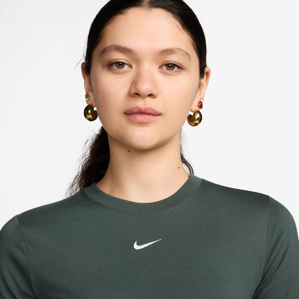 Sportswear Essentials shirt