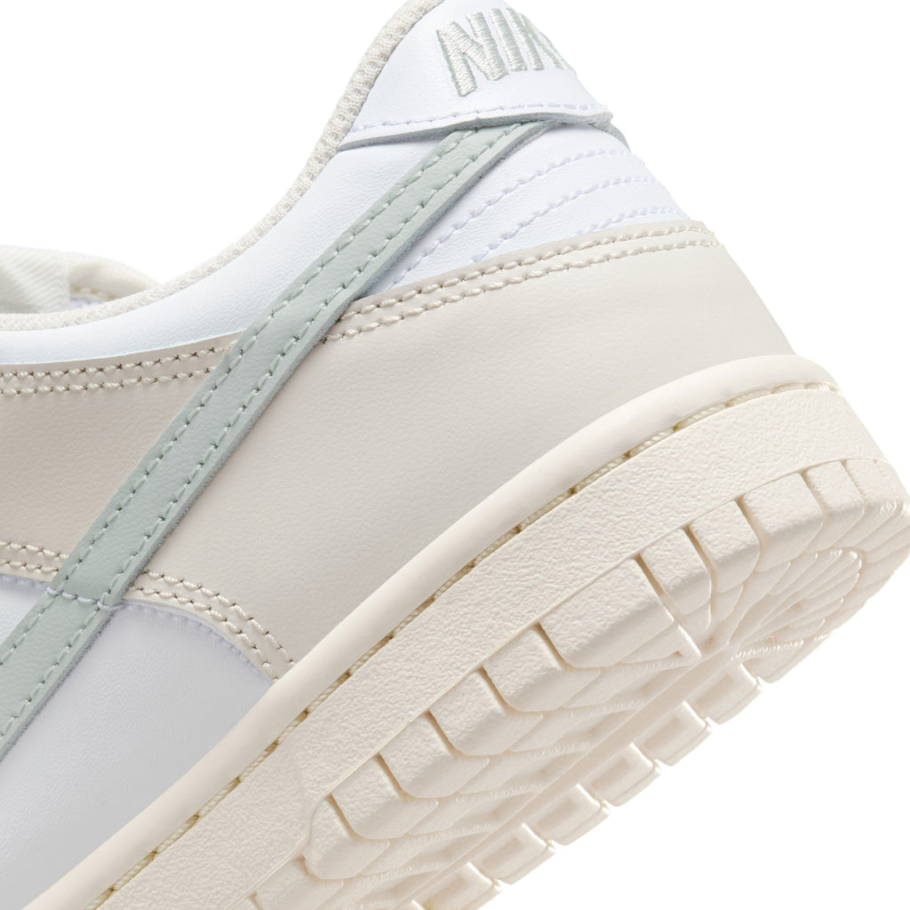 Dunk Low sneakers