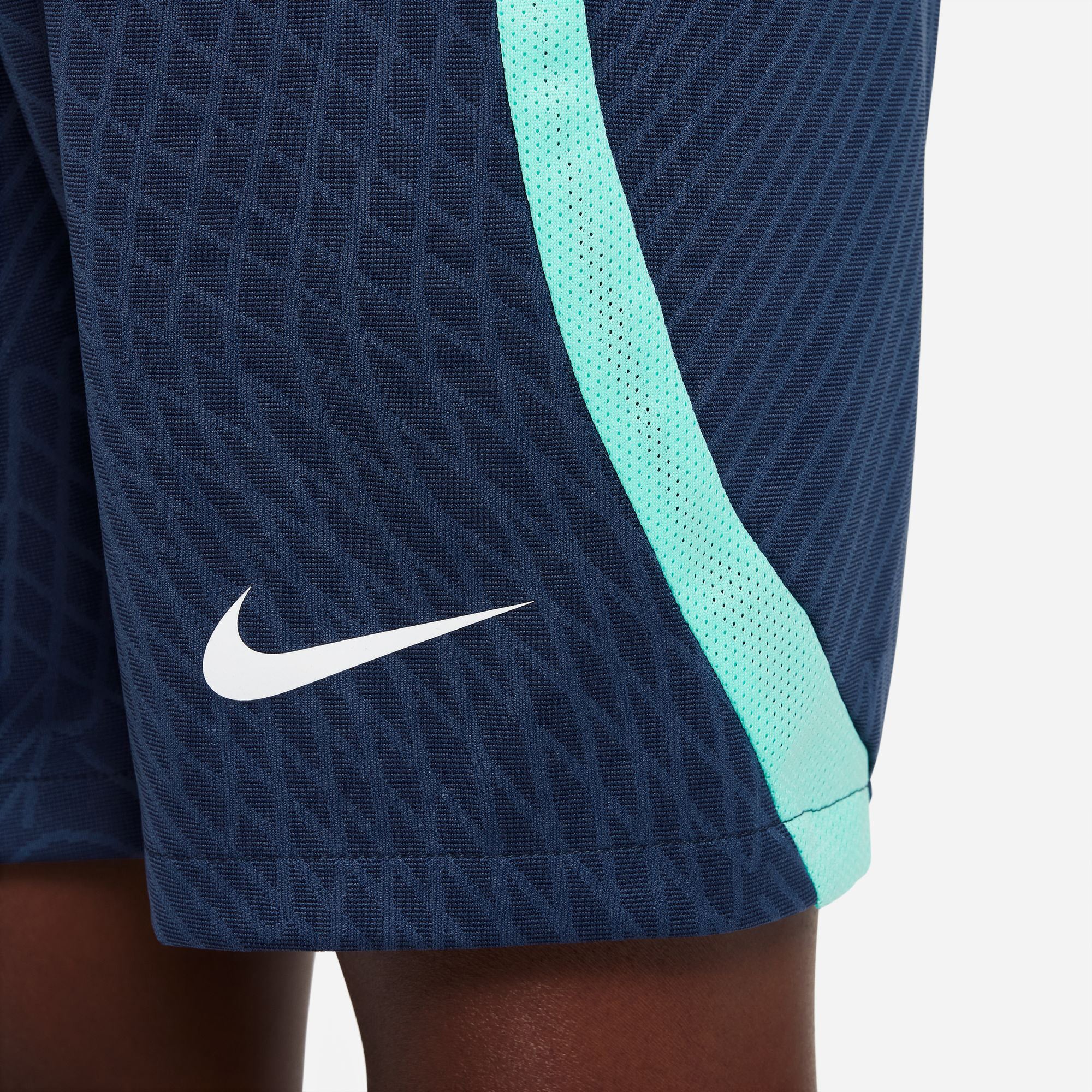 Dri-FIT Strike kids short